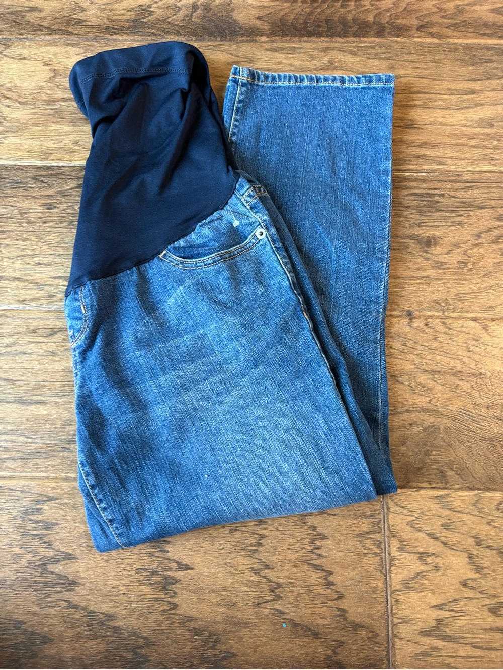 Liz Lange Maternity Jeans with Navy Full Panel Cropped